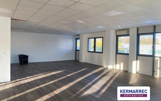 location Bureaux 210.00 m²