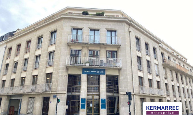 achat Bureaux 967 m²