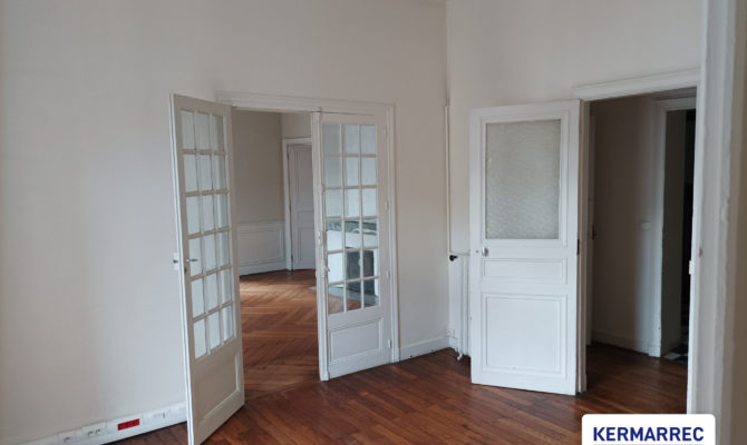 location Bureaux 133.00 m²