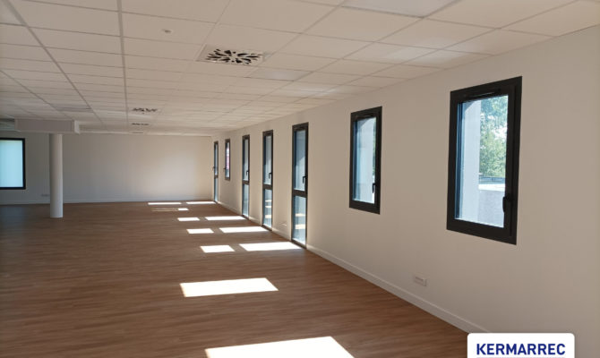 location Bureaux 305.00 m²