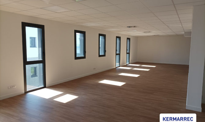 location Bureaux 305.00 m²