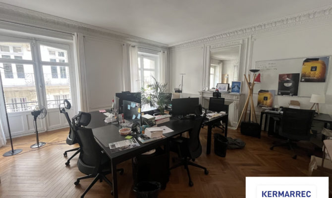 location Bureaux 317.00 m²