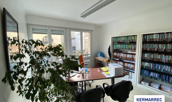 location Bureaux 84 m²