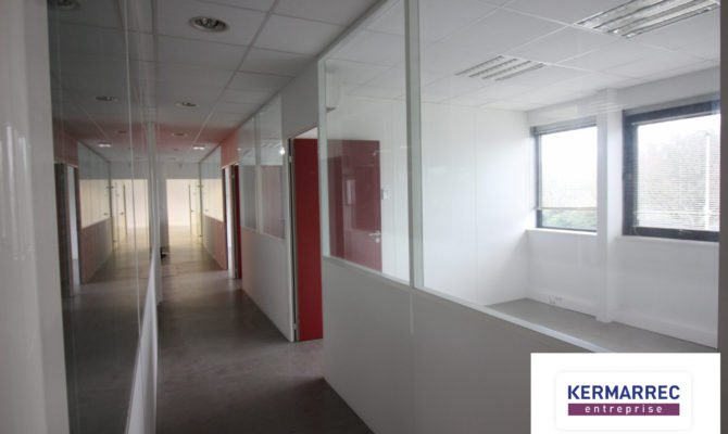 location Bureaux 276.00 m²