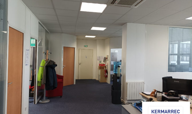 location Bureaux 220.00 m²