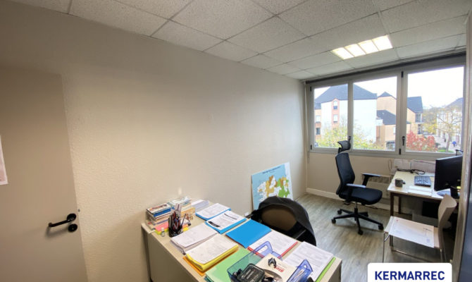 achat Bureaux 131.00 m²