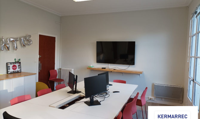 location Bureaux 128.00 m²