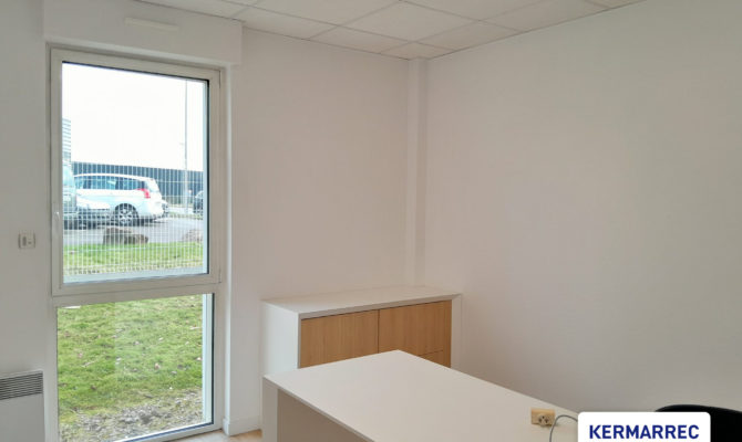 location Local d'activité 300.00 m²