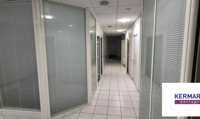 location Bureaux 196.00 m²