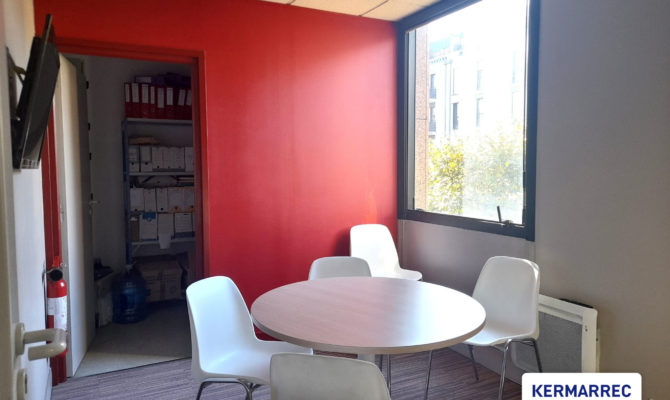 location Bureaux 151.00 m²