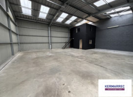 location Local d'activité 170.00 m² Plougoumelen 56