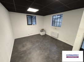 location Local d'activité 170.00 m² Plougoumelen 56