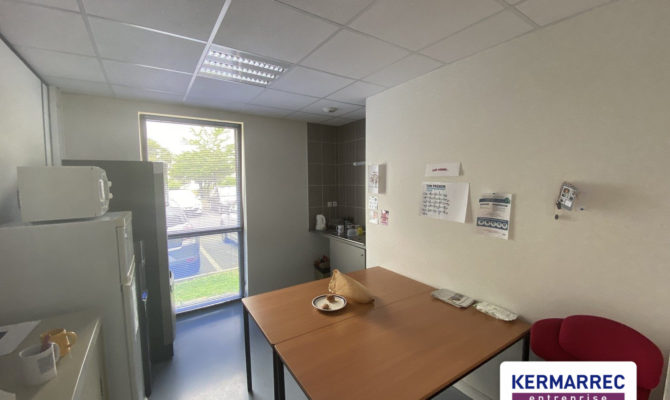 location Bureaux 330.00 m²