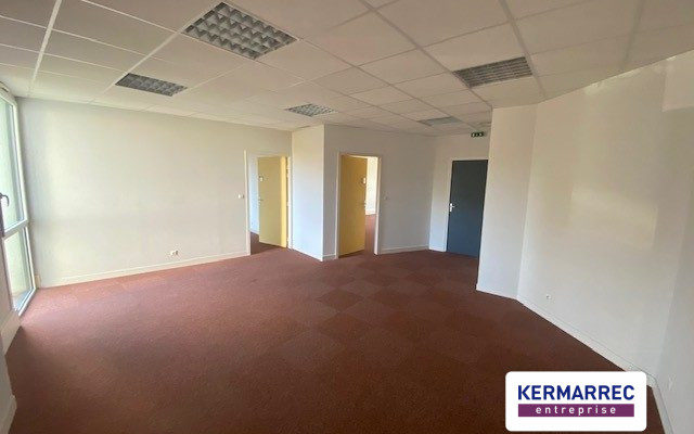 location Bureaux 698.00 m²