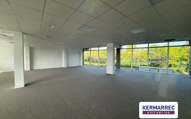 location Bureaux 233.00 m²