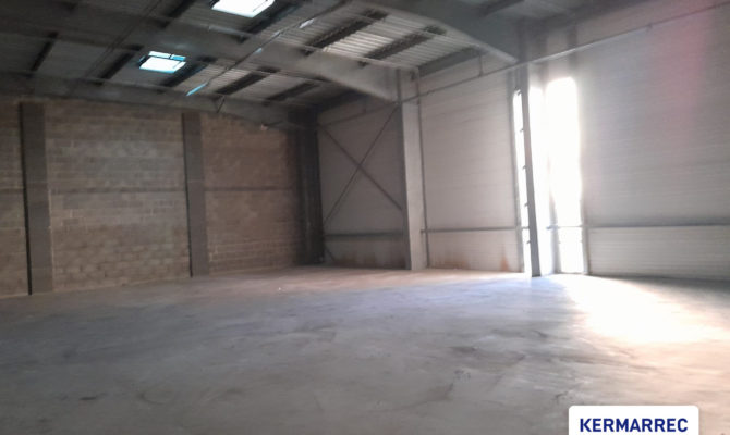 location Local d'activité 8700.00 m²