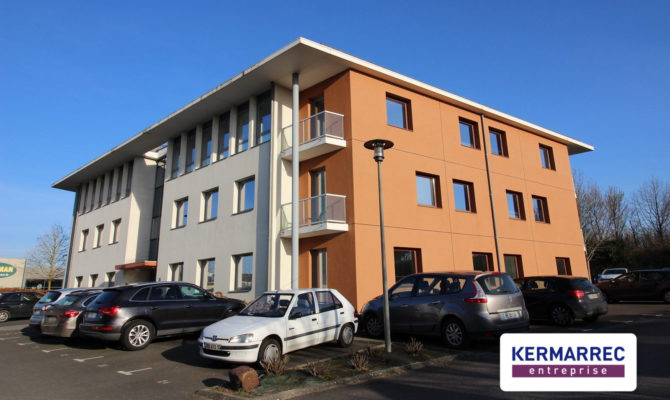 location Bureaux 215.00 m²