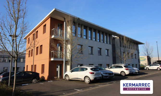 location Bureaux 215.00 m²