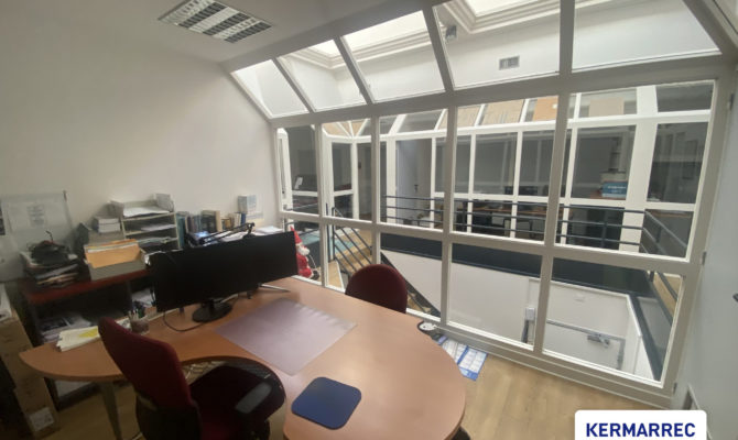 location Bureaux 270.00 m²