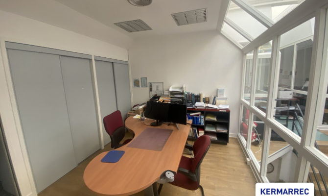 location Bureaux 270.00 m²