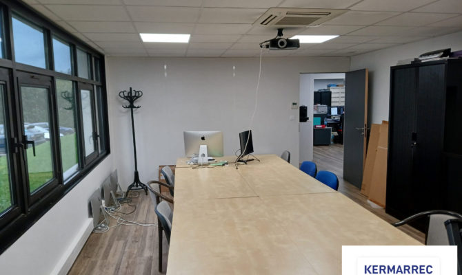 location Bureaux 151.12 m²