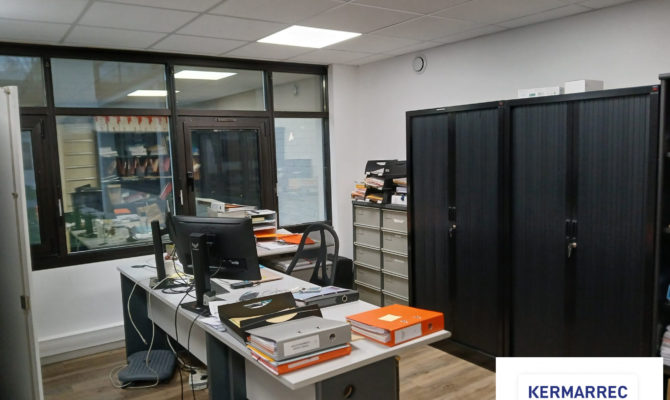 location Bureaux 151.12 m²