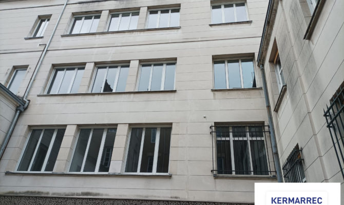 location Bureaux 150.00 m²