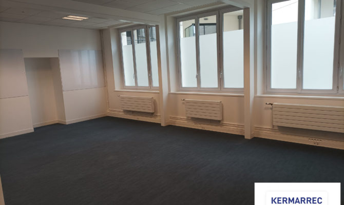 location Bureaux 150.00 m²