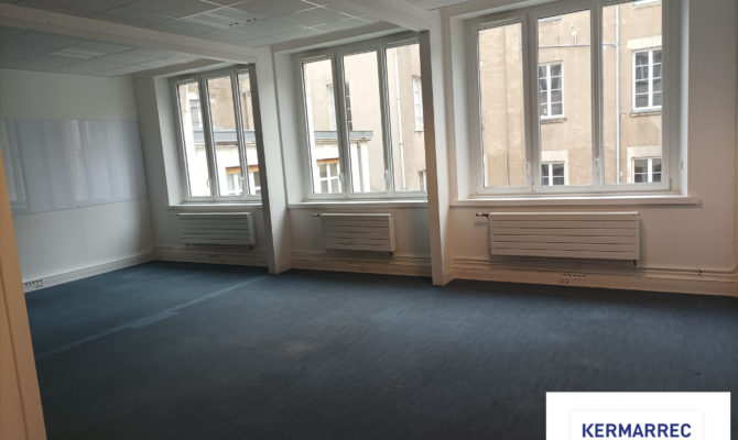 location Bureaux 150.00 m²