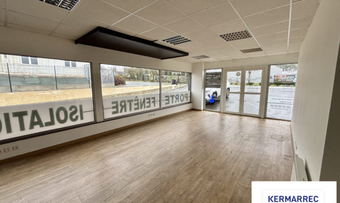 location Local d'activité 370.00 m²