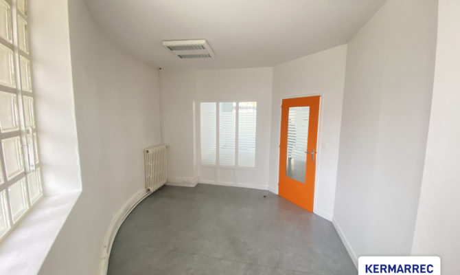 location Bureaux 76.00 m²